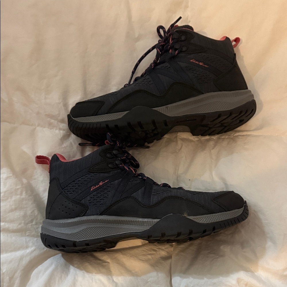 Eddie Bauer Klamath Falls Mid Top Hiking sneakers Black and Pink Athletic Shoes